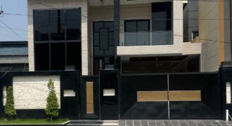 Sprawling 10 Marla Modern Triple-Story Residence for Sale | Regi Model Town, Zone 3, Block B3 (Plot 347)
