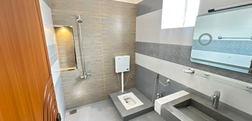 8 Marla Luxury House for Sale in Professor Model Town, Nasir Bagh Road