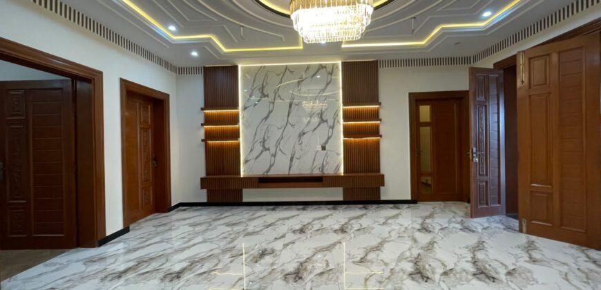 10 Marla Luxury House for Sale in Regi Model Town House No 27 Zone 3 Sector B3