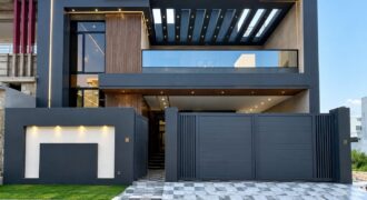 10 Marla Luxury House for Sale in Regi Model Town House No 27 Zone 3 Sector B3