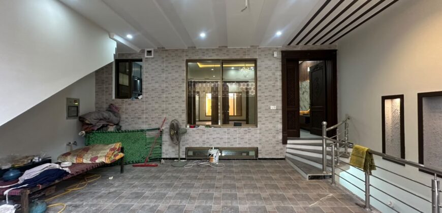 5 Marla Luxury House for Sale in Regi Model Town Zone 3 Sector C1 House 811
