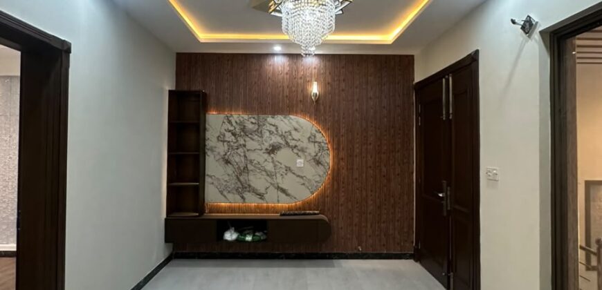 5 Marla Luxury House for Sale in Regi Model Town Zone 3 Sector C1 House 811