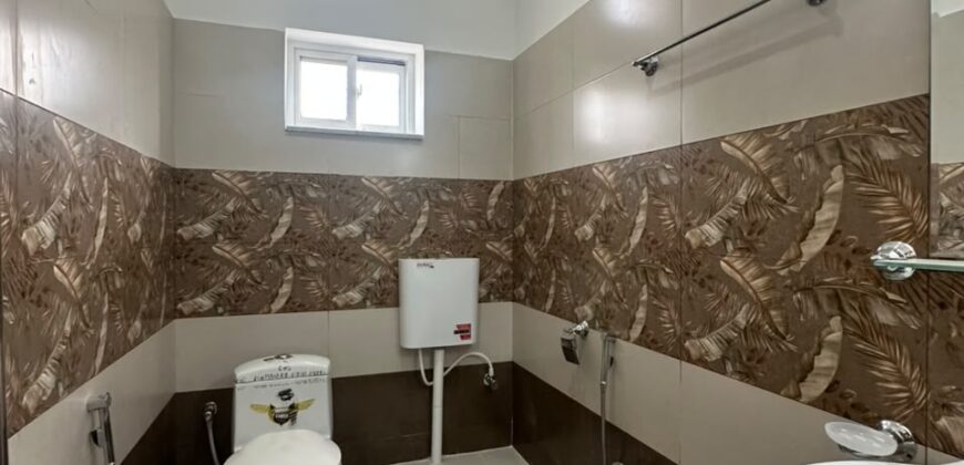 8 Marla Luxury House for Sale in Professor Model Town House 222