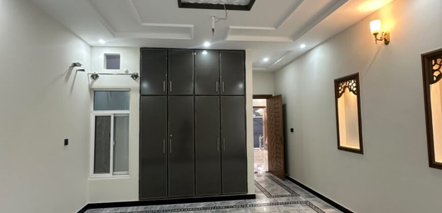 8 Marla Luxury House for Sale in Professor Model Town House 222