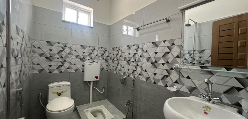 8 Marla Luxury House for Sale in Professor Model Town House 222