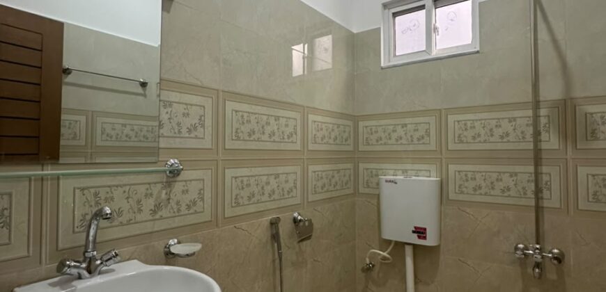 8 Marla Luxury House for Sale in Professor Model Town House 222