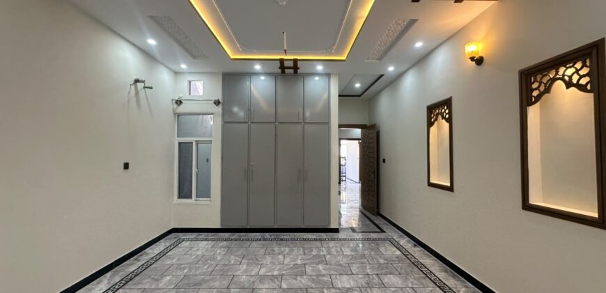8 Marla Luxury House for Sale in Professor Model Town House 222