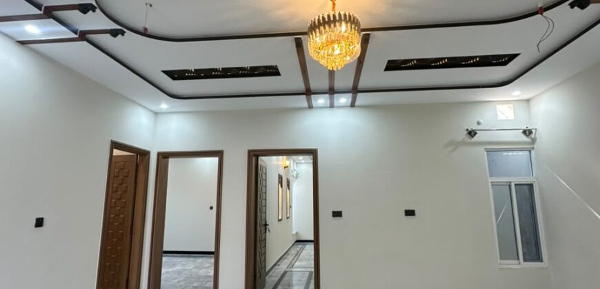 8 Marla Luxury House for Sale in Professor Model Town House 222