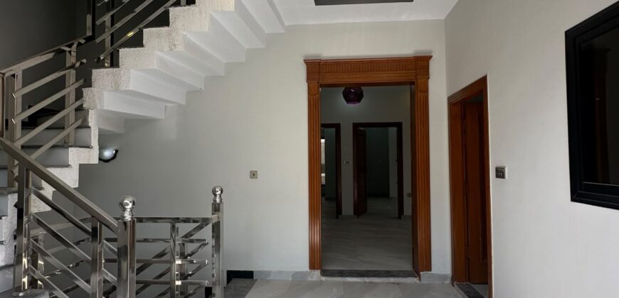 5 Marla Luxury House for Sale in Regi Model Town Zone 3 Sector C1 House 742