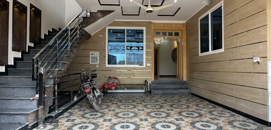 6 Marla Corner Luxury House for Sale in Regi Model Town Zone 4 Sector C3 Plot 429